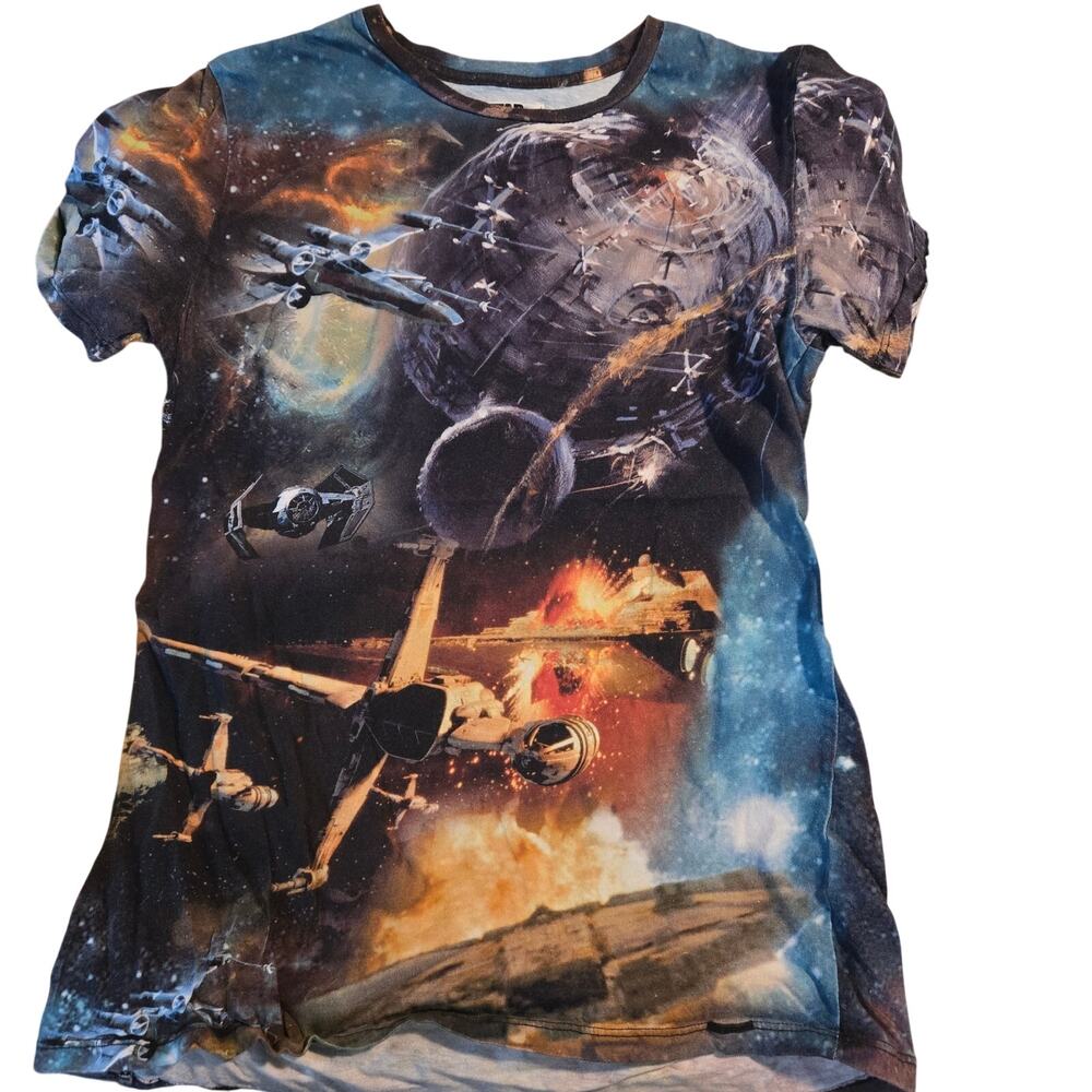 Star Wars x On The Byas t-shirt features an all-over print women's medium